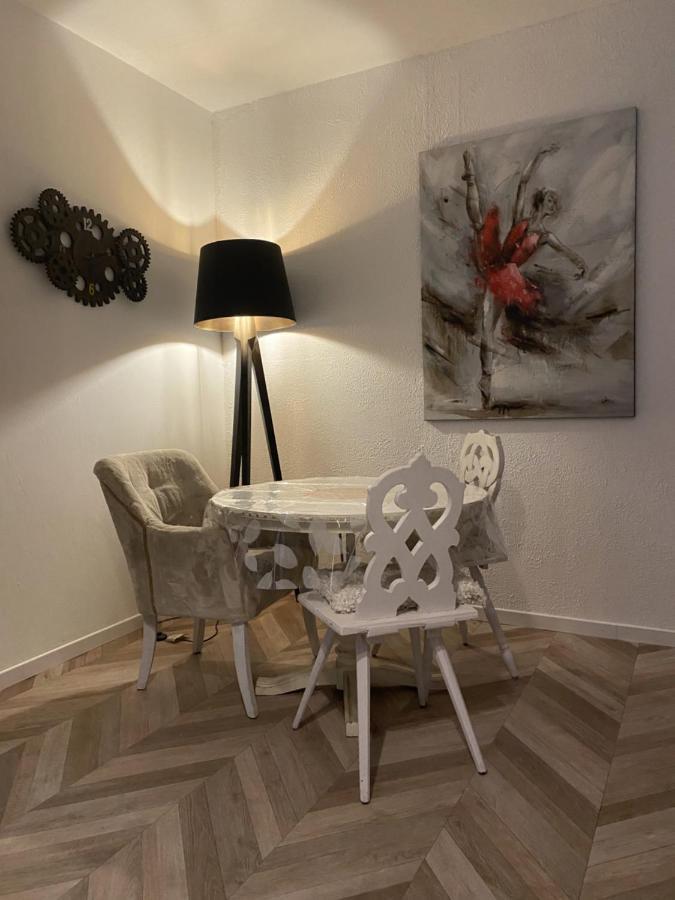 Suzanne Strasbourg Apartment ภายนอก รูปภาพ