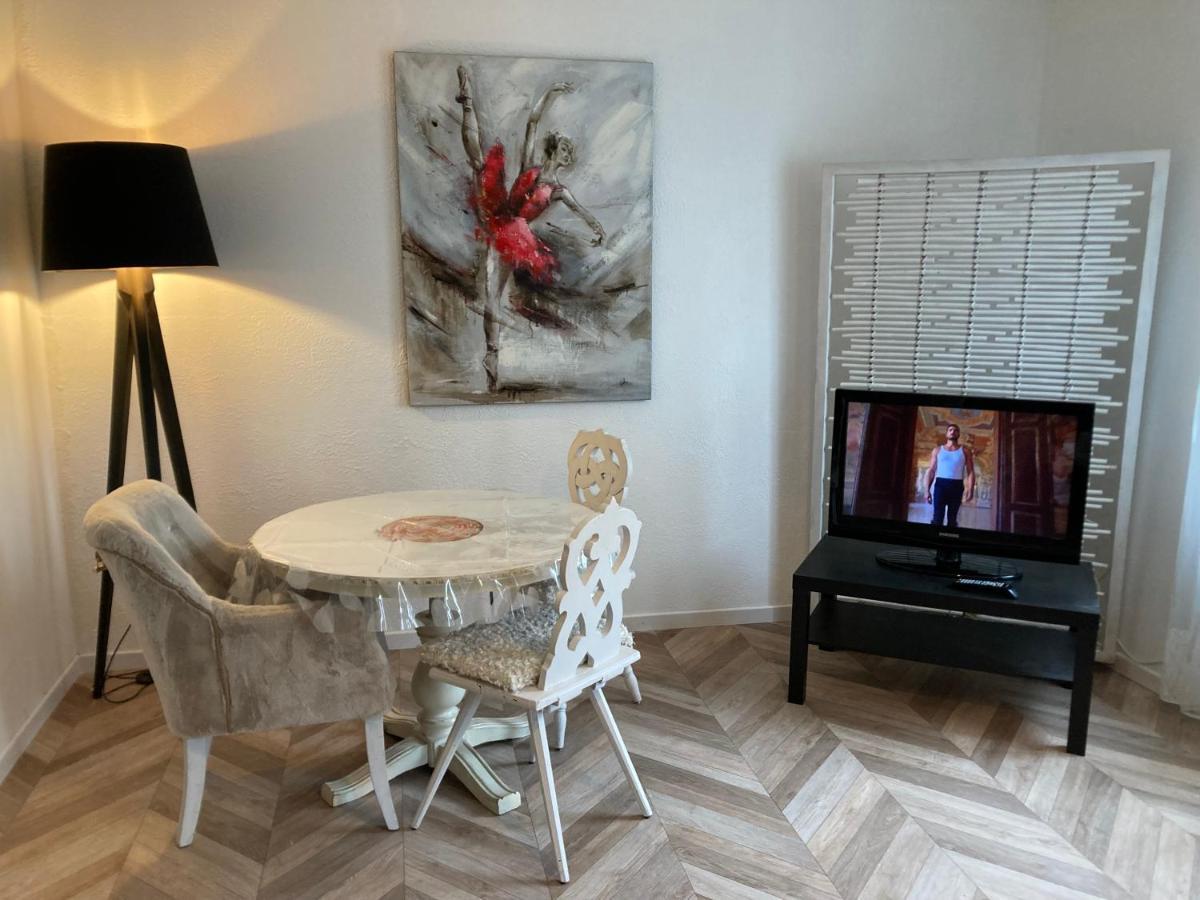 Suzanne Strasbourg Apartment ภายนอก รูปภาพ